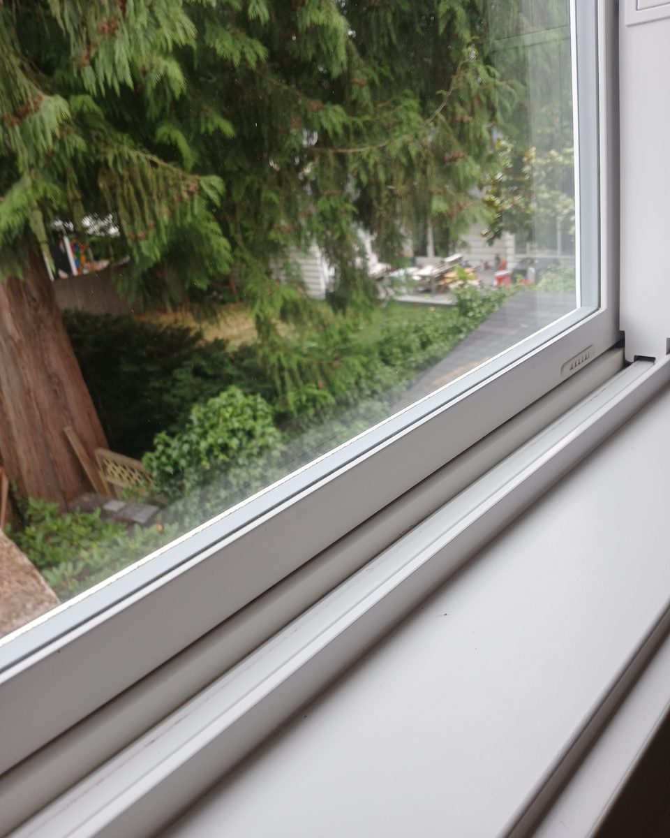 Window sill — after cleaning